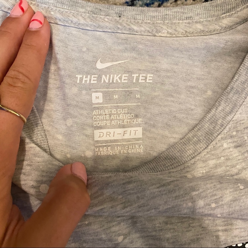 Nike Slightly Cropped Top - Picture 5 of 5